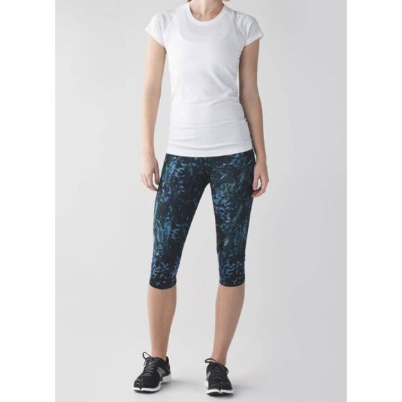 LULULEMON ATHLETICA Run Top Speed Crop 'Full- On Luxtreme' Size 6 - Picture 2 of 5